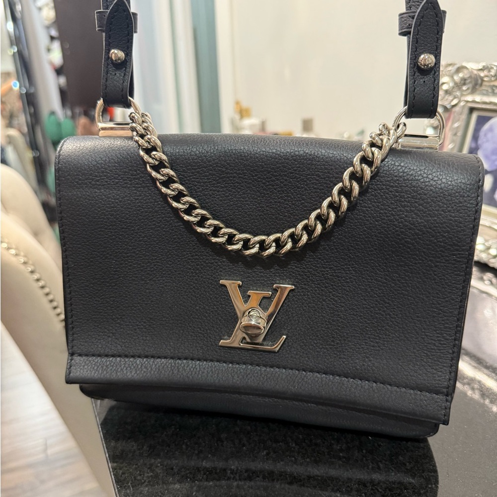Louis Vuitton Lock me 2 - Picture 6 of 6